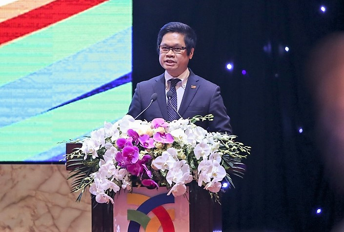 Ông Vũ Tiến Lộc – Chủ tịch VCCI - phát biểu tại diễn đàn