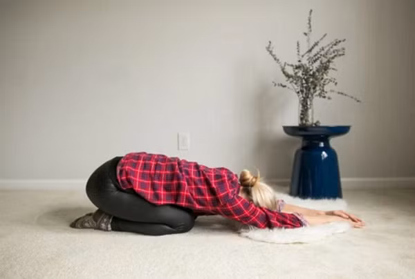 6 động tác nên tập trước khi đi ngủ cho da đẹp, dáng thon - Ảnh 2