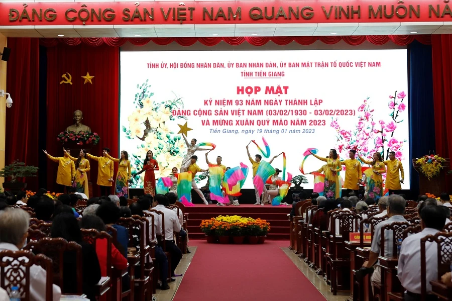 Quang cảnh buổi họp mặt.