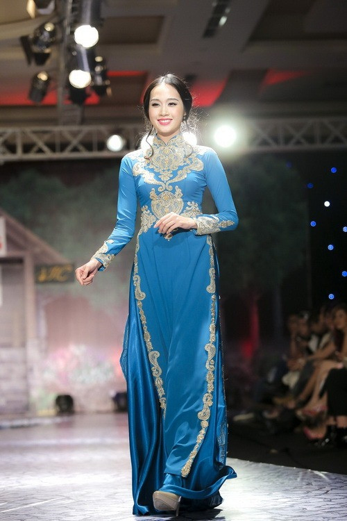 Hoa khôi Lan Khuê khoe đường cong tuyệt đẹp - 15