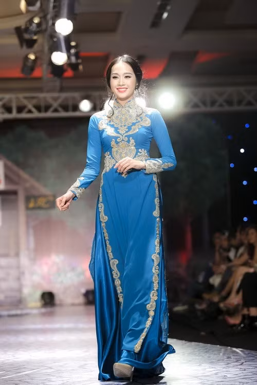 Hoa khôi Lan Khuê khoe đường cong tuyệt đẹp - 15