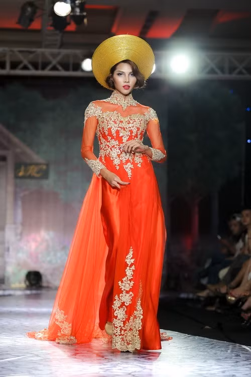 Hoa khôi Lan Khuê khoe đường cong tuyệt đẹp - 8