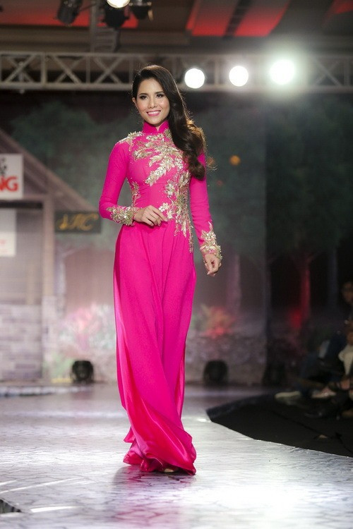 Hoa khôi Lan Khuê khoe đường cong tuyệt đẹp - 16