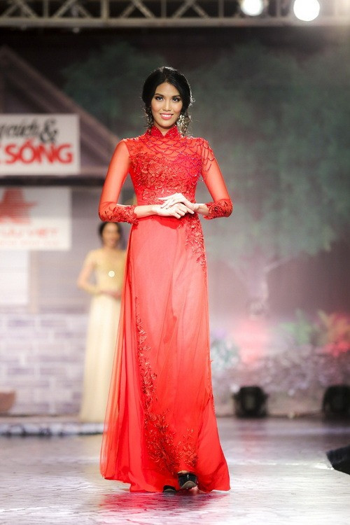 Hoa khôi Lan Khuê khoe đường cong tuyệt đẹp - 2