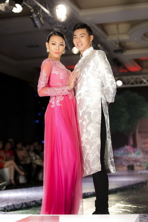 Hoa khôi Lan Khuê khoe đường cong tuyệt đẹp - 17