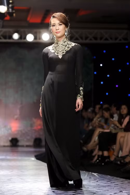 Hoa khôi Lan Khuê khoe đường cong tuyệt đẹp - 9