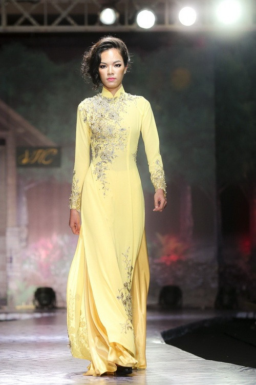 Hoa khôi Lan Khuê khoe đường cong tuyệt đẹp - 10