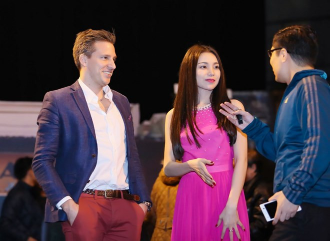 Vị khách tây đặc biệt của đêm "Xẩm và đời". Ảnh: Hải Bá - Như Hoàn Vị khách tây đặc biệt của đêm "Xẩm và đời". Ảnh: Hải Bá - Như Hoàn