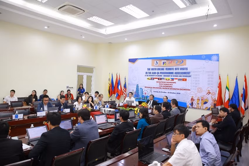 Đánh giá ngoài 4 chương trình đào tạo (Kỹ thuật Cơ khí- chuyên ngành Cơ khí động lực; Kỹ thuật Xây dựng-chuyên ngành Xây dựng Dân dụng và Công nghiệp, Kỹ thuật Cơ điện tử và Công nghệ sinh học) của trường ĐH Bách khoa, ĐH Đà Nẵng theo bộ tiêu chuẩn AUN-QA.