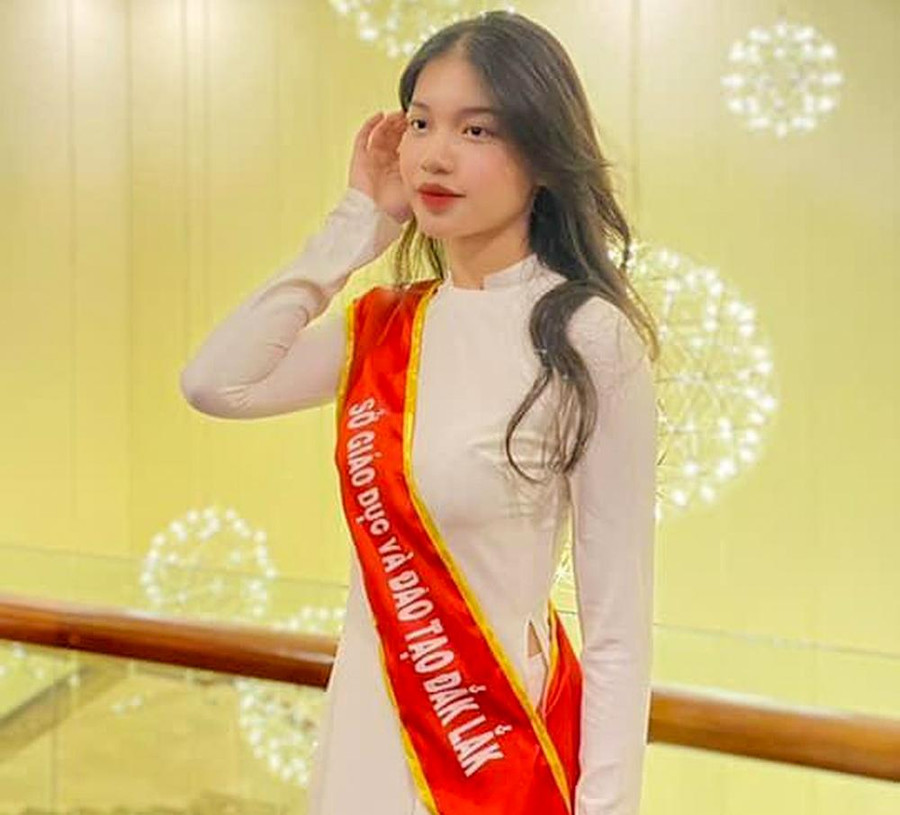 Sharonny tham gia một hoạt động do Sở GD&ĐT Đắk Lắk tổ chức. Sharonny tham gia một hoạt động do Sở GD&ĐT Đắk Lắk tổ chức.