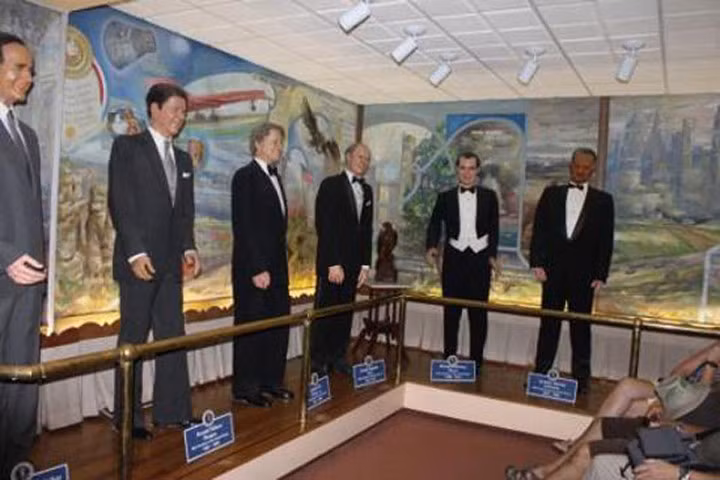 Ế khách, tượng sáp 44 tổng thống Mỹ bị bán đấu giá