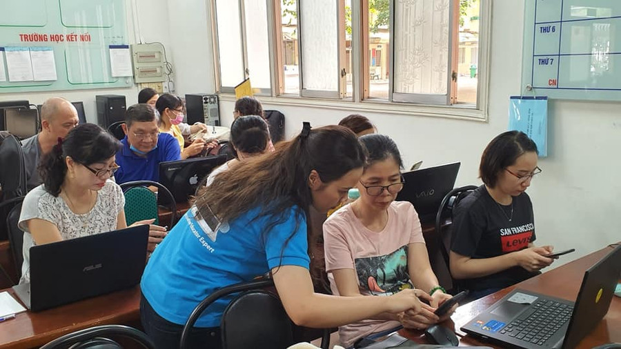 Giáo viên Trường THCS Minh Đức tập huấn về ứng dụng TEAMS của Office 365 Giáo viên Trường THCS Minh Đức tập huấn về ứng dụng TEAMS của Office 365