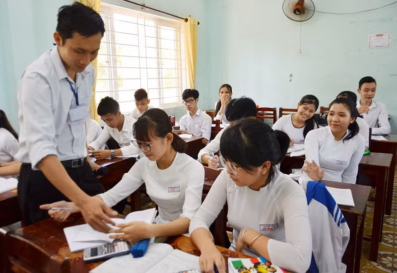 Thầy và trò Trường THPT Phạm Phú Thứ (huyện Hòa Vang, Đà Nẵng). Ảnh: Ánh Ngọc