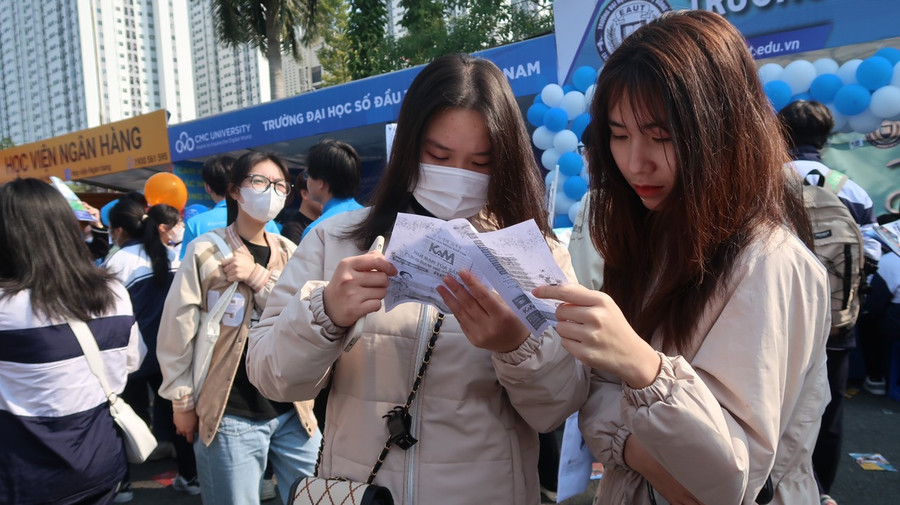 Giáo viên cần chủ động xây dựng kế hoạch bồi dưỡng ôn tập theo từng bộ môn cho phù hợp với năng lực học sinh. Giáo viên cần chủ động xây dựng kế hoạch bồi dưỡng ôn tập theo từng bộ môn cho phù hợp với năng lực học sinh.