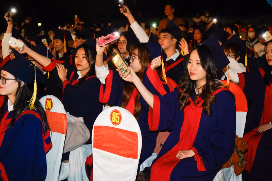 132 HSSV tiêu biểu xuất sắc dự biểu dương.