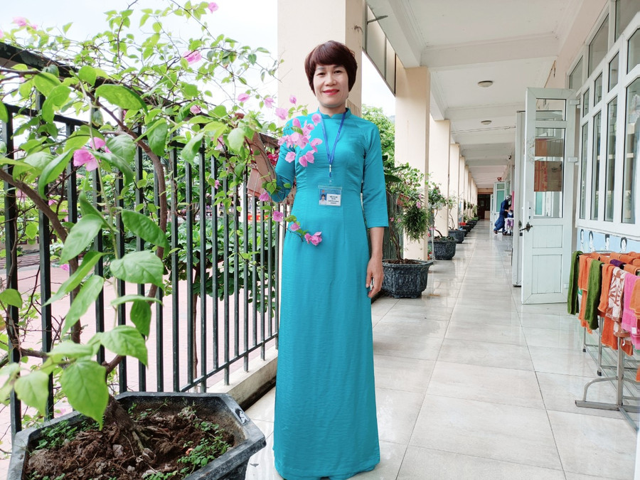 Quá trình công tác, cô Huệ luôn hoàn thành tốt mọi nhiệm vụ nhà trường giao, được đồng nghiệp, phụ huynh và các em học sinh tin yêu kính trọng.