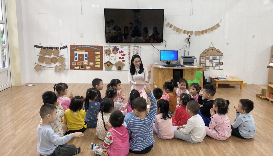 Giáo viên luôn tạo cơ hội để trẻ được tiếp cận, trải nghiệm, xử trí các tình huống có thể xảy ra trong sinh hoạt hằng ngày.