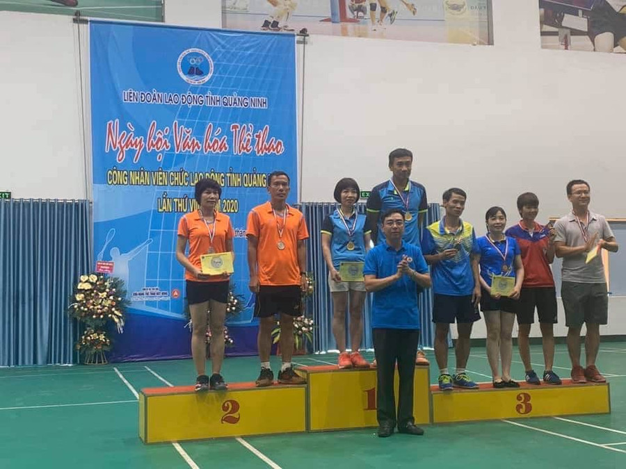 Ngoài chuyên môn giảng dạy, cô còn tham gia các phong trào của thể dục thể thao của trường, của ngành,