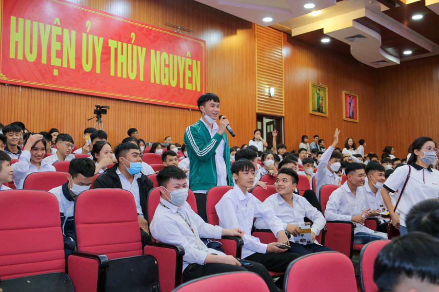 Hội thảo thu hút đông đảo sự tham gia của học sinh trên địa bàn huyện Thuỷ Nguyên.