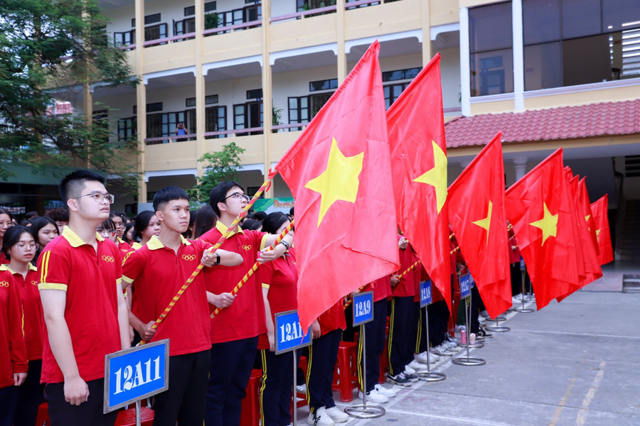 Học sinh Trường THPT Lê Hồng Phong tham gia Hội khoẻ Phù Đổng năm học 2023-2024. Học sinh Trường THPT Lê Hồng Phong tham gia Hội khoẻ Phù Đổng năm học 2023-2024.