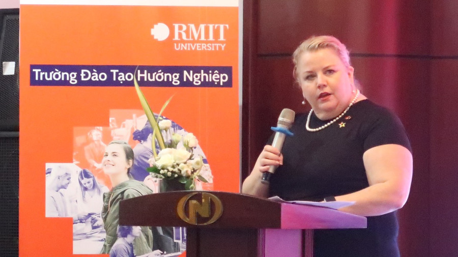 Bà Mish Eastman, Thừa hành Phó chủ tịch Hội đồng trường (phụ trách Đào tạo nghề), Phó giám đốc Đại học RMIT.