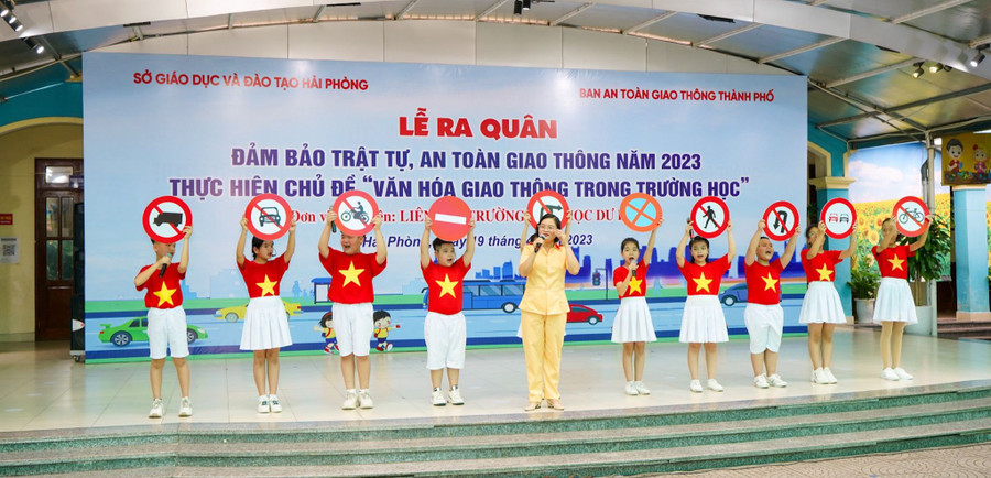 Chương trình nhằm nâng cao ý thức chấp hành pháp luật về trật tự an toàn giao thông trong đoàn viên, thanh thiếu nhi, học sinh. Chương trình nhằm nâng cao ý thức chấp hành pháp luật về trật tự an toàn giao thông trong đoàn viên, thanh thiếu nhi, học sinh.