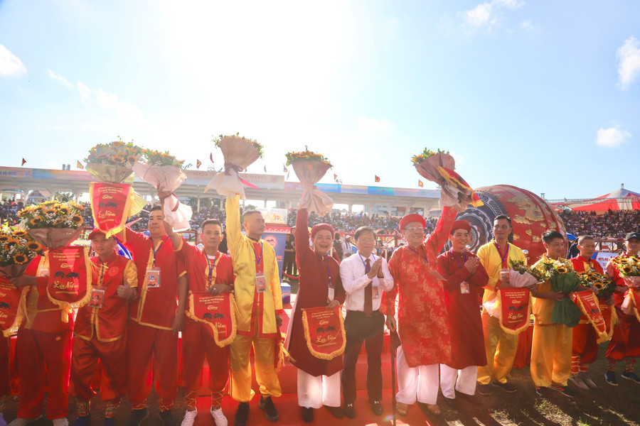 Lễ hội chọi trâu Đồ Sơn năm nay có sự tham gia của 16 &quot;ông trâu&quot; trong vòng đấu chung kết.