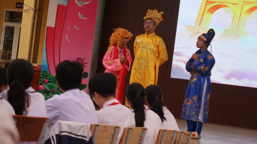 Học sinh THCS Đà Nẵng cùng giới thiệu ẩm thực của Hải Phòng qua màn kịch đặc sắc.