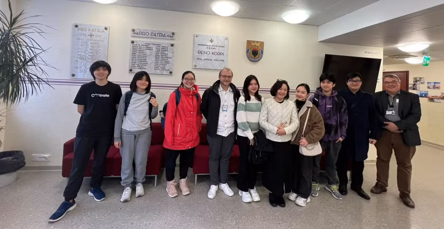 Lãnh đạo Trường Hai Bà Trưng gặp gỡ giao lưu với du học sinh đang học tại Phần Lan.