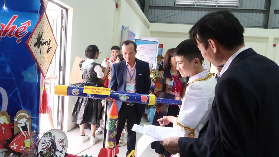 Đãi ngộ, tôn vinh, khen thưởng nhà giáo, làm động lực để thu hút người giỏi.