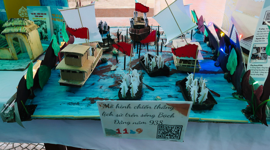 Mô hình chiến thắng lịch sử trên sông Bạch Đằng năm 938. Mô hình chiến thắng lịch sử trên sông Bạch Đằng năm 938.
