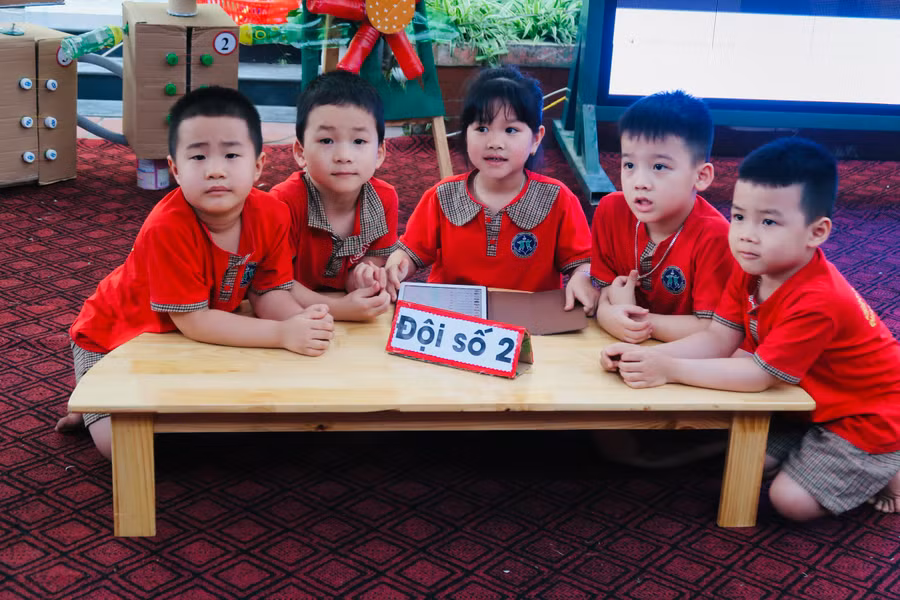 Học trò Trường Mầm non Hoà Nghĩa, quận Dương Kinh.