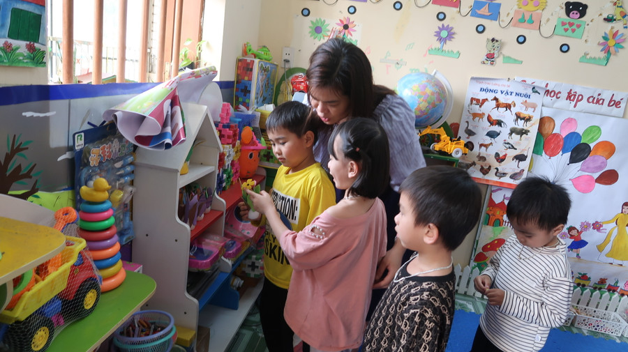 Hải Phòng thực hiện chính sách miễn giảm học phí đối với học sinh thuộc diện hộ nghèo, cận nghèo. Hải Phòng thực hiện chính sách miễn giảm học phí đối với học sinh thuộc diện hộ nghèo, cận nghèo.