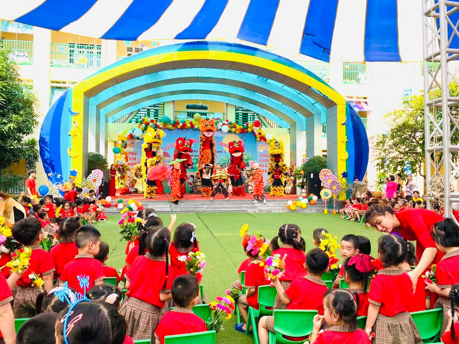 Sự phối hợp giữa nhà trường, cha mẹ và cộng đồng trong nuôi dưỡng, chăm sóc, giáo dục trẻ là vô cùng quan trọng.