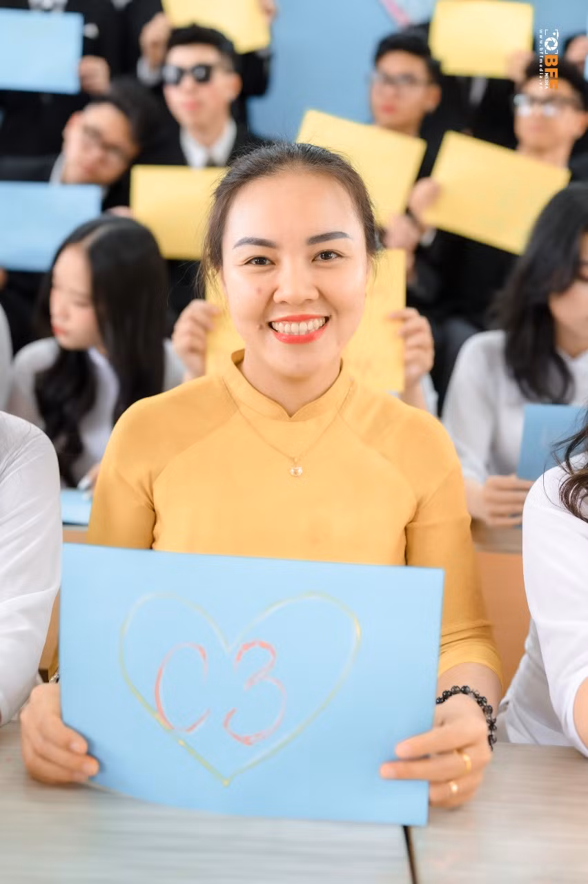 Cô Thắng chia sẻ bí quyết giúp trò đạt điểm cao môn GDCD. Cô Thắng chia sẻ bí quyết giúp trò đạt điểm cao môn GDCD.