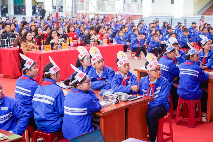 Học sinh lớp 7 tham gia chuyên đề. Học sinh lớp 7 tham gia chuyên đề.