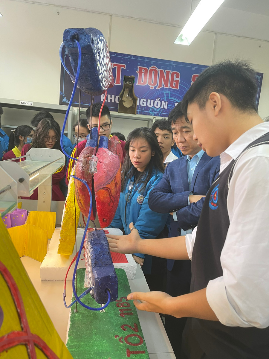 Cuộc thi STEAM là cơ hội để học sinh "toả sáng" với đam mê. Cuộc thi STEAM là cơ hội để học sinh "toả sáng" với đam mê.