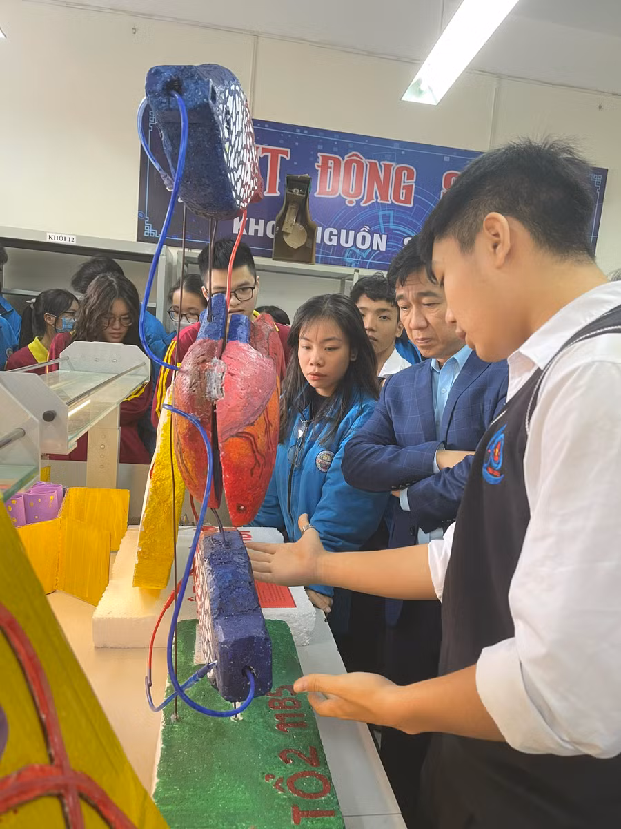 Cuộc thi STEAM là cơ hội để học sinh "toả sáng" với đam mê.