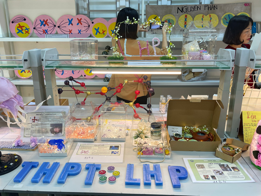 Sản phẩm STEAM của học trò Trường THPT Lê Hồng Phong. Sản phẩm STEAM của học trò Trường THPT Lê Hồng Phong.