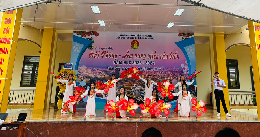 Hình ảnh thành phố Hoa phượng Đỏ qua bài hát truyền cảm hứng.