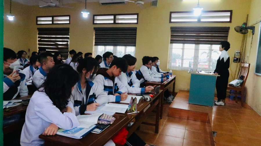 Học sinh Trường THPT Lê Quý Đôn trong giờ học. Học sinh Trường THPT Lê Quý Đôn trong giờ học.