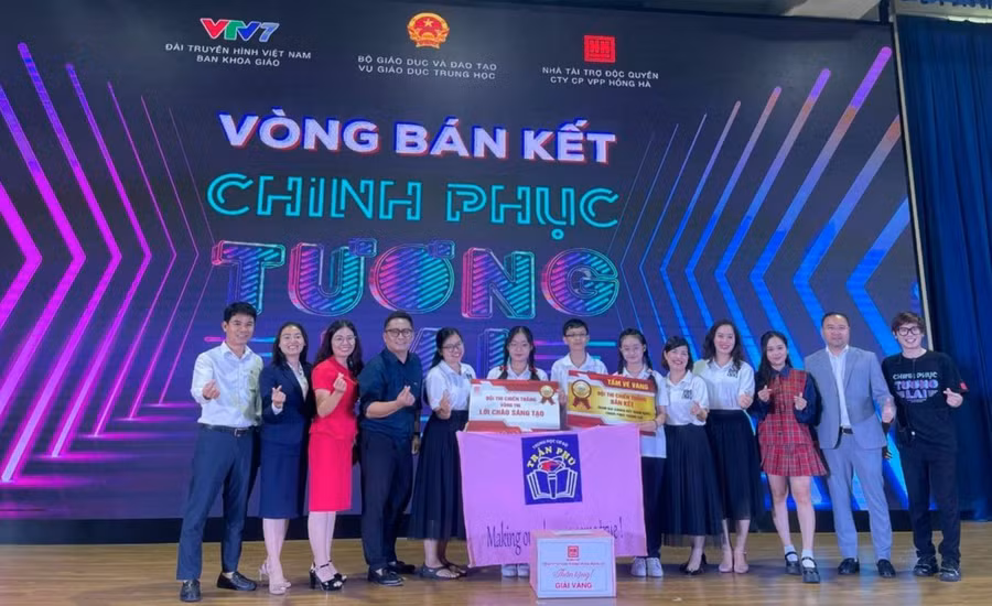 Ở vòng bán kết miền Bắc, THCS Trần Phú được xướng tên cho giải Vàng chung cuộc.