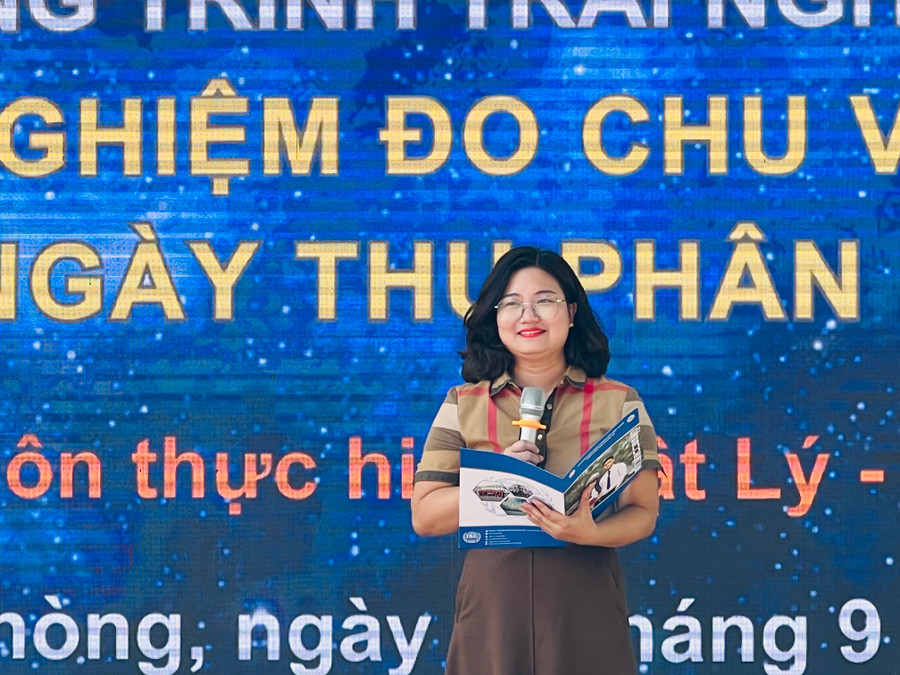 Cô Nguyễn Thị Thanh Diệp, Phó hiệu trưởng nhà trường phát biểu khai mạc chương trình.