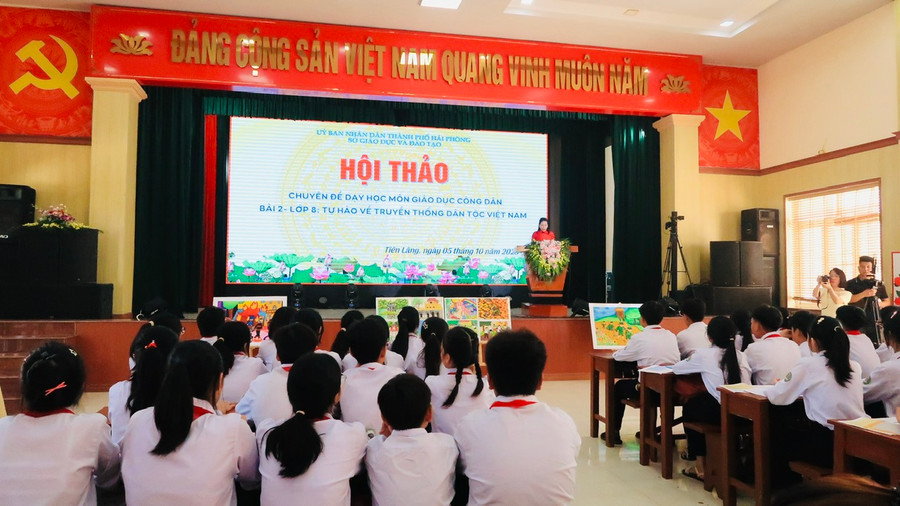 Quang cảnh chuyên đề.