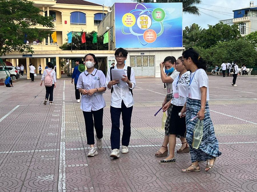 Thí sinh đến sớm chủ động tâm lý. Thí sinh đến sớm chủ động tâm lý.