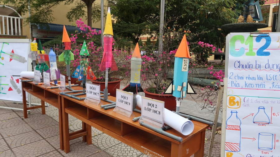 Sản phẩm từ phần thi thứ nhất của 8 lớp 10 Ban KHTN.