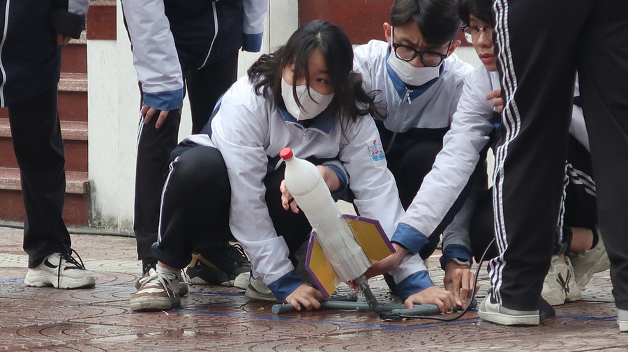 Các đội thi đấu hết mình.