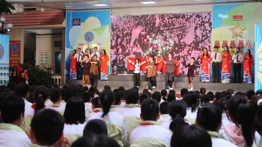 Chuyên đề một lần nữa tái hiện lại trang sử hào hùng của dân tộc Việt Nam Chuyên đề một lần nữa tái hiện lại trang sử hào hùng của dân tộc Việt Nam