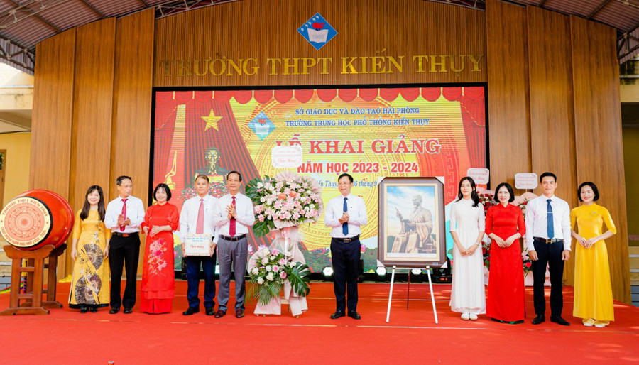  Lễ khai giảng năm học mới 2023-2024 của Trường THPT Kiến Thuỵ.