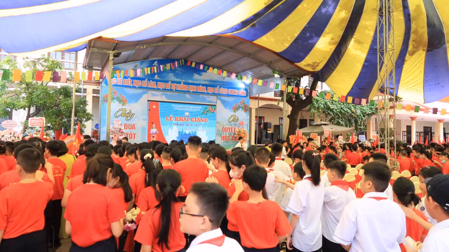 Đầu năm học vấn đề lạm thu là đề tài "nóng".